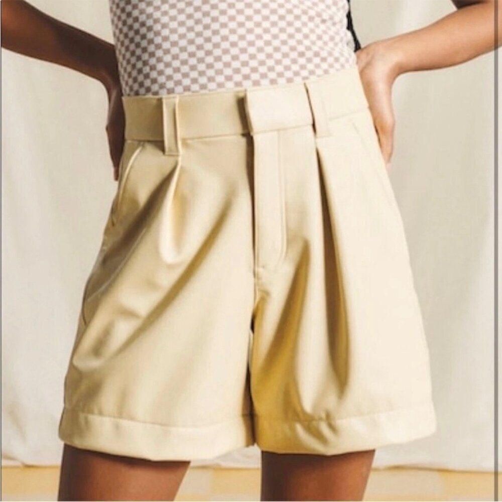 Abercrombie & Fitch Faux Leather Cream Pleated High Rise Shorts
